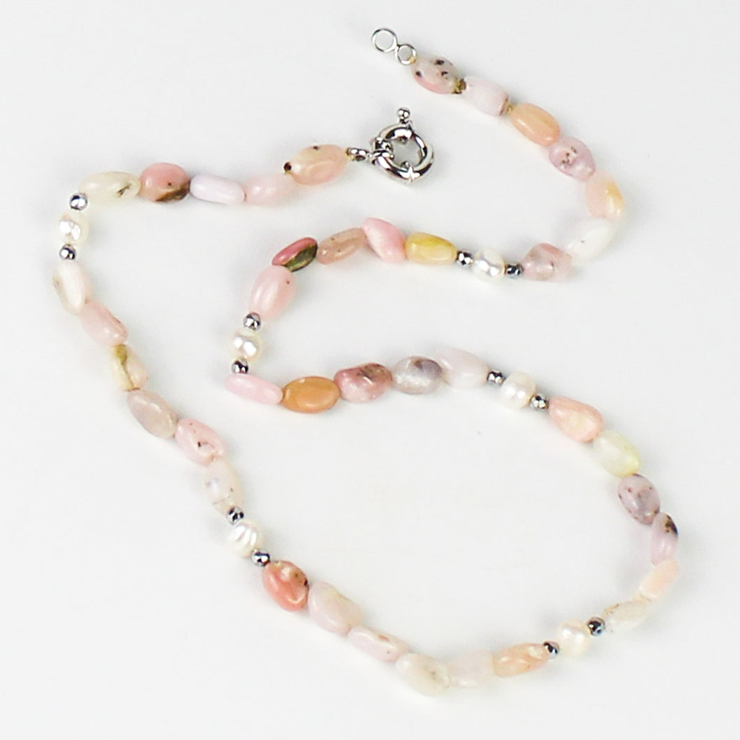 Collana girocollo burattatine opale rosa, ematite e perle