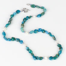 Carica l&#39;immagine nel visualizzatore di Gallery, Collana girocollo burattatine apatite, ematite e perle
