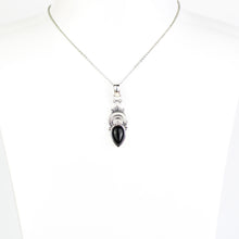 Carica l&#39;immagine nel visualizzatore di Gallery, Ciondolo onice nero e argento 925-3 gr
