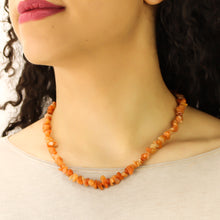 Carica l&#39;immagine nel visualizzatore di Gallery, Collana girocollo chips calcite arancio
