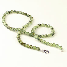 Carica l&#39;immagine nel visualizzatore di Gallery, Collana girocollo prehnite 6 mm lisci
